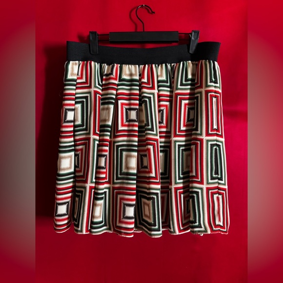 Vince Camuto 100% Polyester Geometric Patterned Skirt - Black/Red/Green Size 12 - Picture 1 of 3
